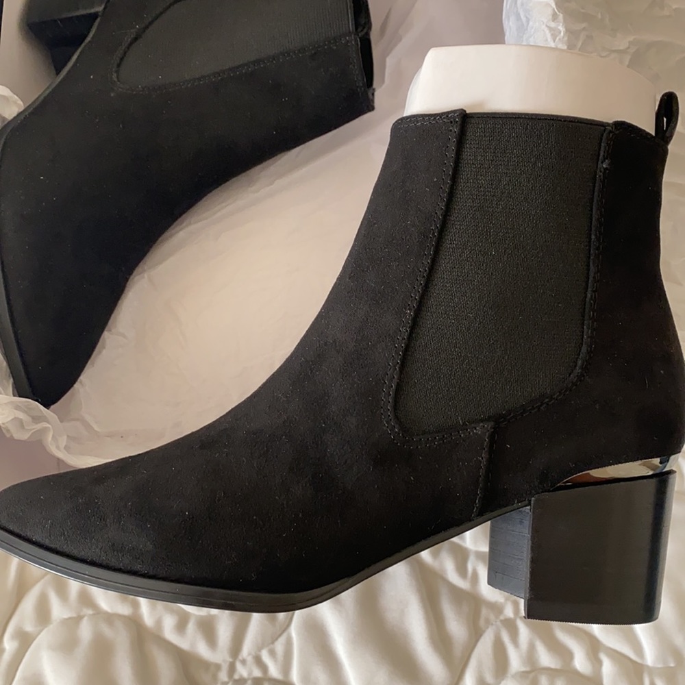 New Nine West Booties